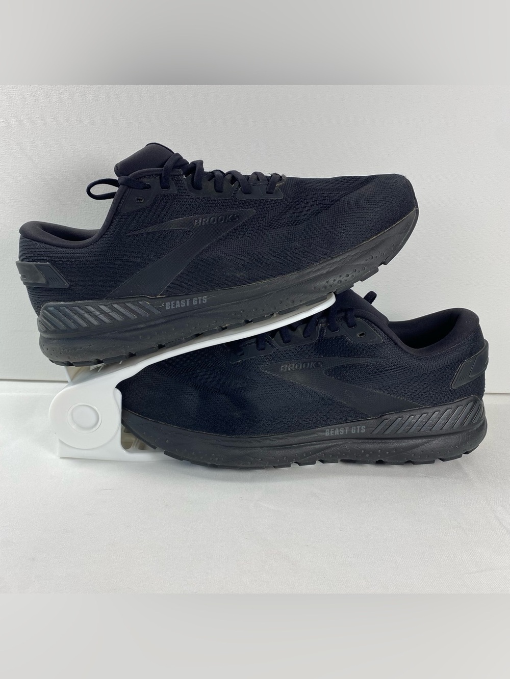 Brooks Beast GTS 24 Mens 15 4E Extra Wide Black Running Shoes 1104254E020